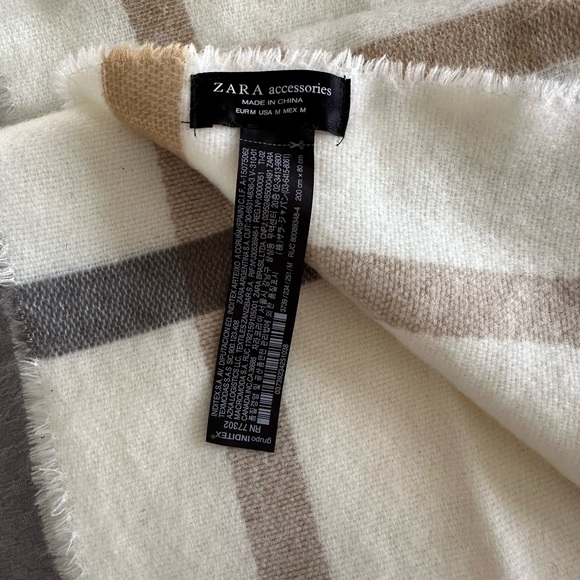 Zara rectangular scarf - Picture 3 of 3